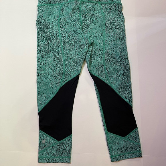 Lululemon Pace Rival Crop Power Luxtreme Spray Jacquard Bali Breeze Black Size 8 - Picture 4 of 16